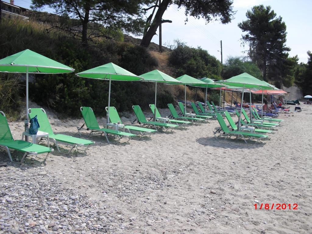 Kangaroo Hotel Mola Kalyva Dış mekan fotoğraf