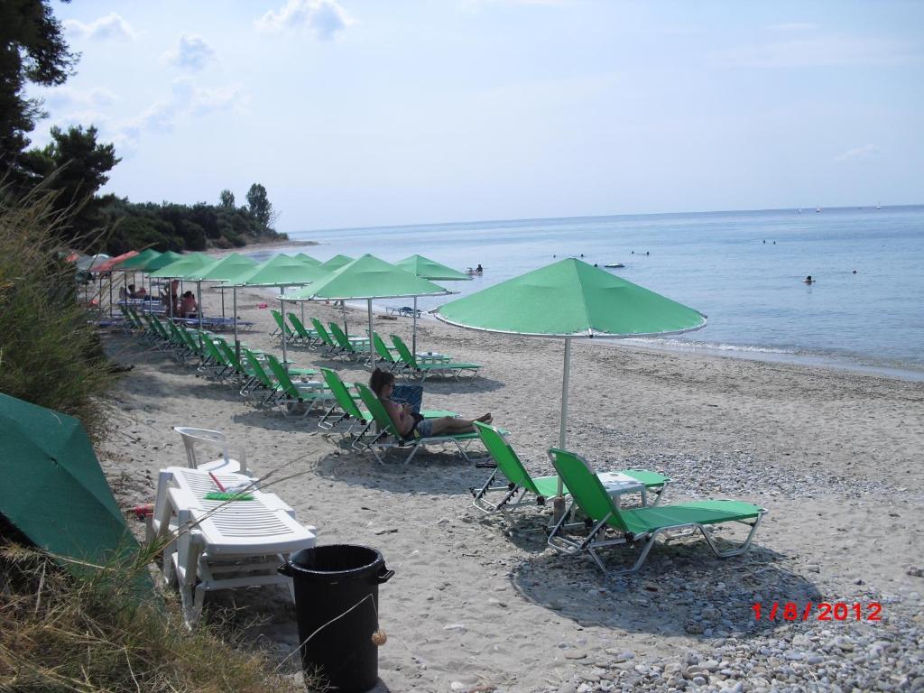 Kangaroo Hotel Mola Kalyva Dış mekan fotoğraf
