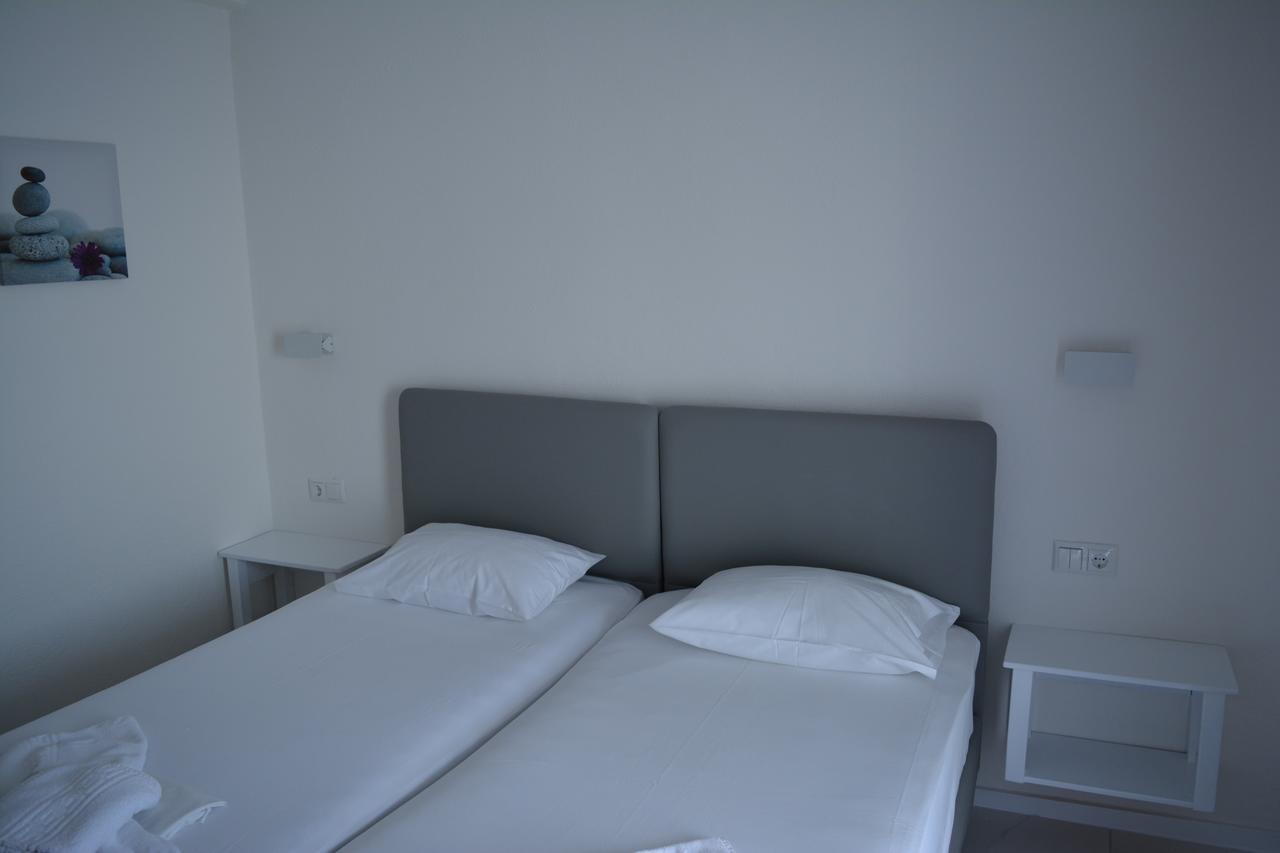 Kangaroo Hotel Mola Kalyva Dış mekan fotoğraf