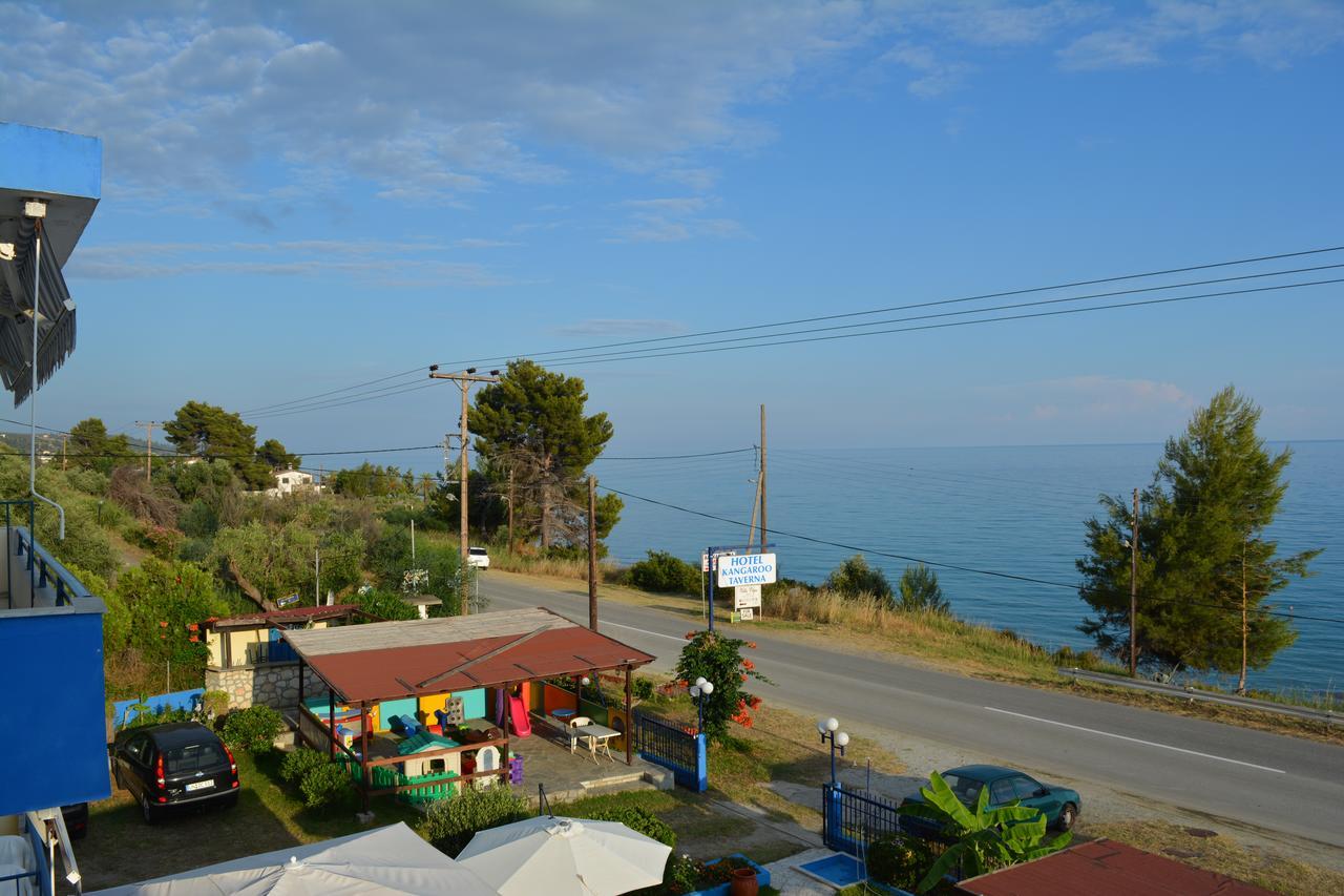 Kangaroo Hotel Mola Kalyva Dış mekan fotoğraf