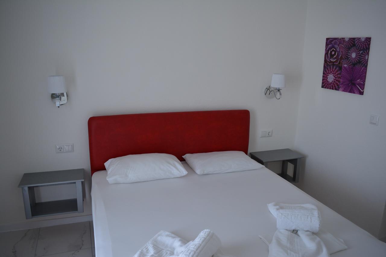 Kangaroo Hotel Mola Kalyva Dış mekan fotoğraf
