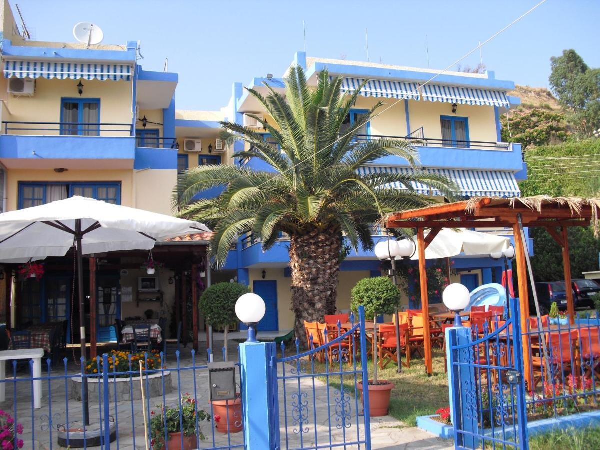 Kangaroo Hotel Mola Kalyva Dış mekan fotoğraf